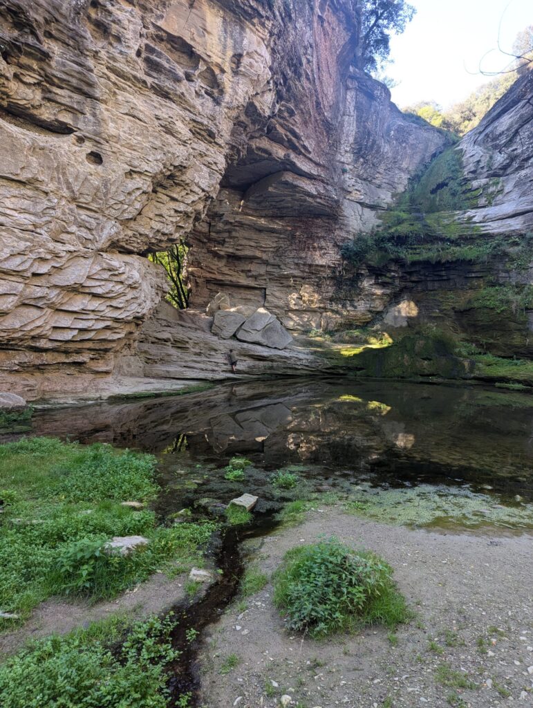 salto de agua de la foradada fotos