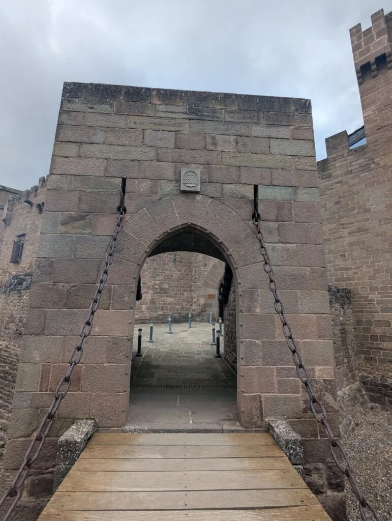entrada castillo de javier