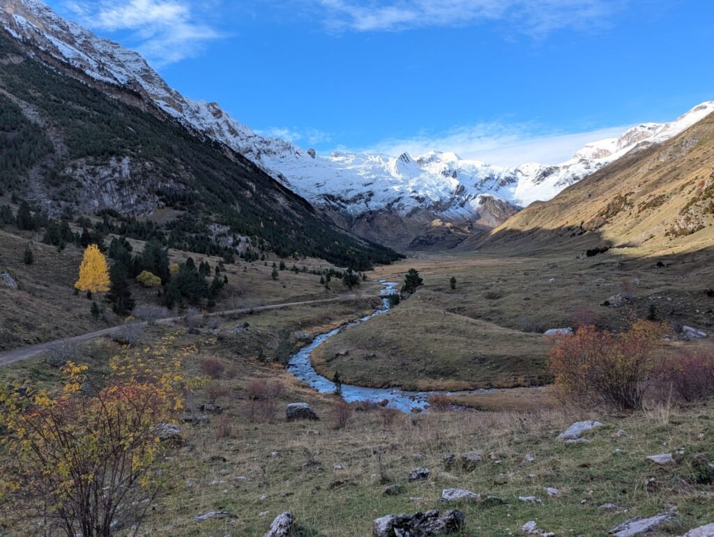 Valle de Otal nevado en Bujaruelo, Pirineo aragonés