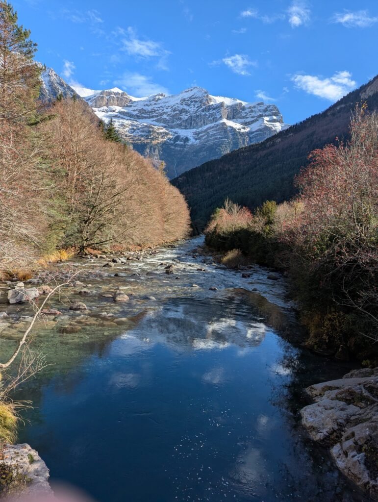 Vistas al valle de Bujaruelo desde el Puente de Oncins